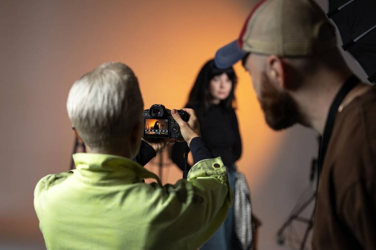 Fotógrafo que muestra imágenes | Blog de Skylum