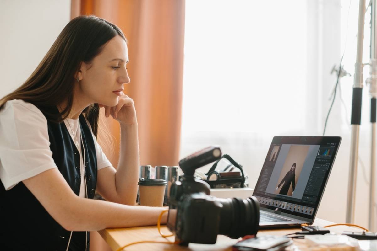 Photographer edits photo | Skylum Blog

